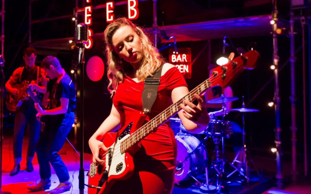 Dani Heron on guitar in Underwood Lane at Glasgow's Tron Theatre - Eoin Carey