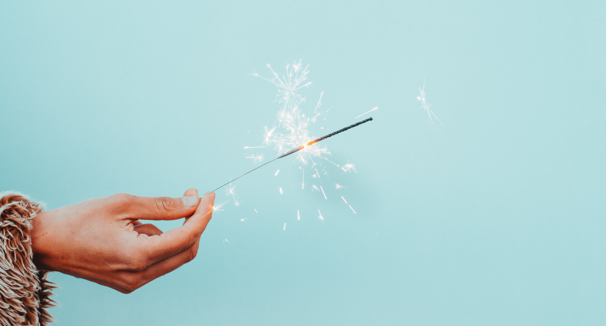 Experts share their tips for celebrating New Year's Eve with children. (Photo: Getty)