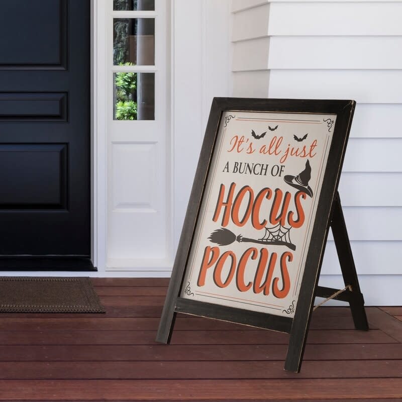 The hocus pocus sign displayed on someone's porch