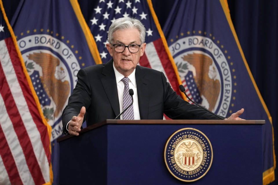 Der Vorsitzende der US-Notenbank, Jerome Powell, spricht während einer Pressekonferenz in Washington am Mittwoch, dem 3. Mai 2023, nach der Sitzung des Federal Open Market Committee.  (AP Foto/Caroline Custer)