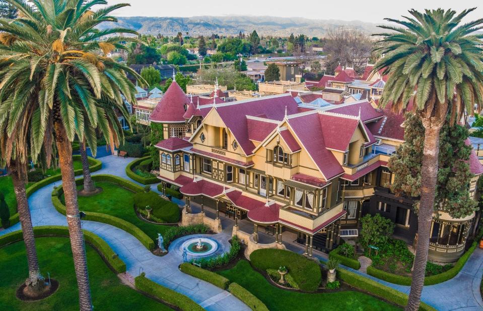 <p>Winchester Mystery House</p>