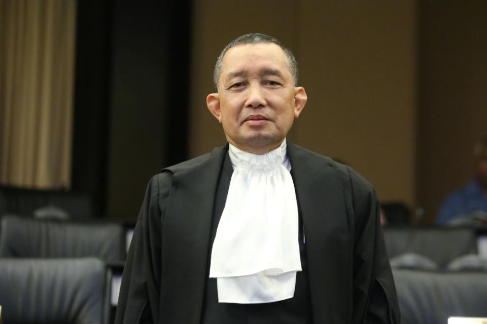 Attorney General Tan Sri Idrus Harun confirmed that there has been no move to stop the proceedings. ― Picture by Azinuddin Ghazali