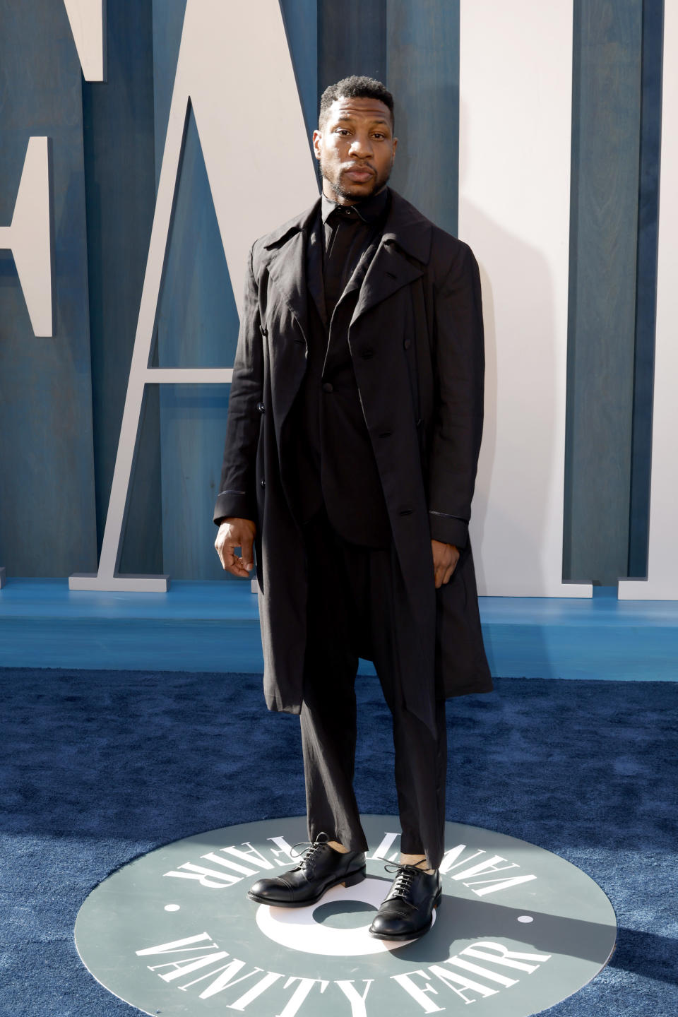 Jonathan Majors attends the 2022 Vanity Fair Oscar Party hosted by Radhika Jones at Wallis Annenberg Center for the Performing Arts on March 27, 2022 in Beverly Hills, California.