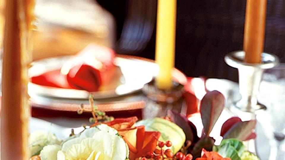 autumnal thanksgiving table settings