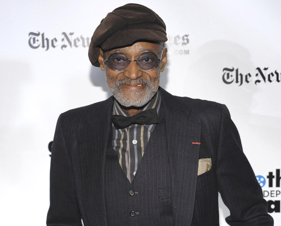 ARCHIVO – El galardonado con el premio Gotham Tribute Honors Melvin Van Peebles asiste a la 18a entrega anual de los premios Gotham al cine independiente en Cipriani Wall Street el 2 de diciembre de 2008 en Nueva York. Peebles, un dramaturgo de Broadway, músico y director de cine cuyo trabajo abrió paso a las películas de “blaxploitation” en la década de 1970, ha muerto. Tenía 89 años. Su familia dijo que Van Peebles falleció el 21 de septiembre de 2021 en su casa en Nueva York. (Foto AP/Evan Agostini, archivo)