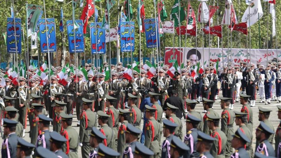 Iranian soldiers on parade