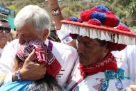 <p>FOTO l Cuartoscuro.- Andrés Manuel Lopez Obrador visitó el municipio de Santiago Ixcuintla donde se reunió con seguidores de su partido. </p>