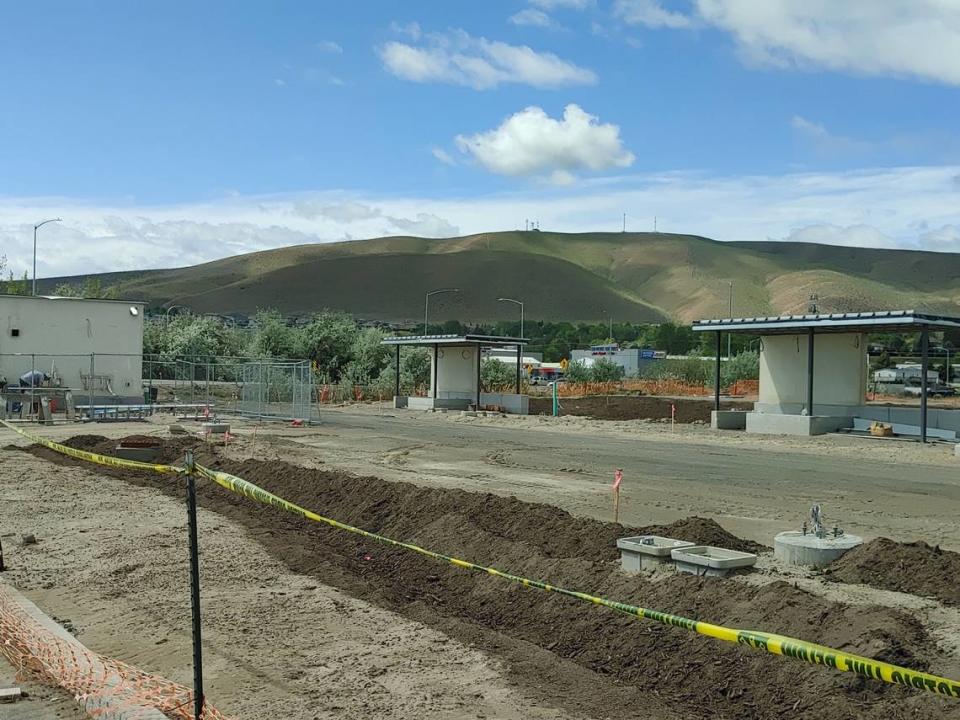 Ben Franklin Transit is building a new transit center off Queensgate Drive and Columbia Park Trail in south Richland to extend service. Wendy Culverwell/Tri-City Herald