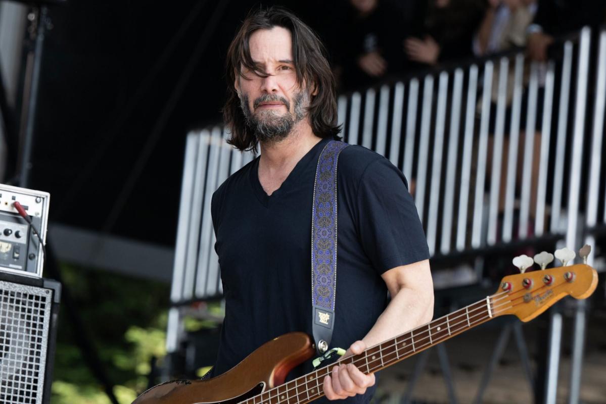 Keanu Reeves reunites with band Dogstar for first show in more than 20