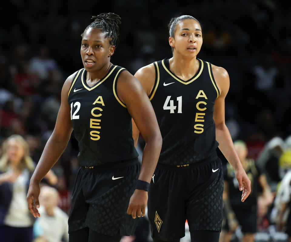 Chelsea Gray (L) and Kiah Stokes will miss Game 4 of the 2023 WNBA Finals for the Las Vegas Aces. (Photo by Ethan Miller/Getty Images)