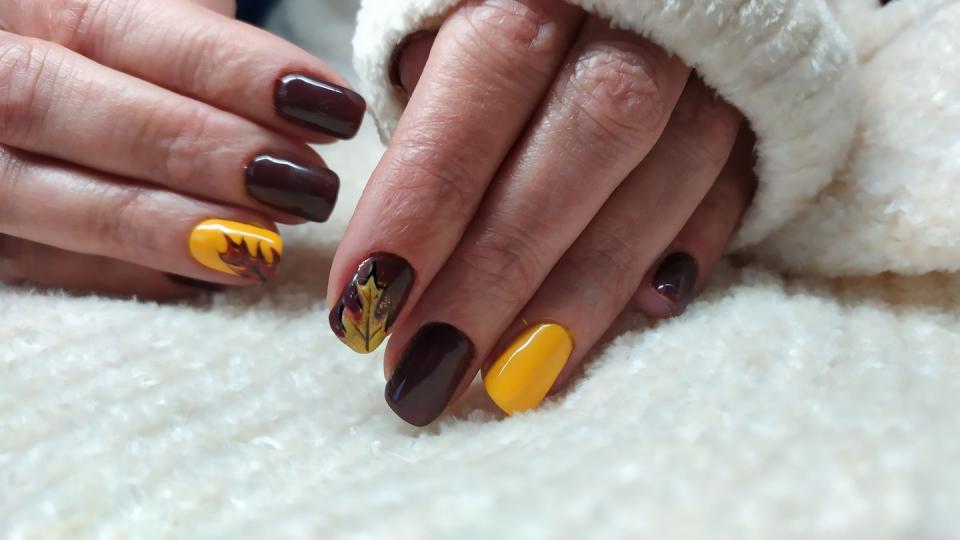 2) Fall Leaf Nails