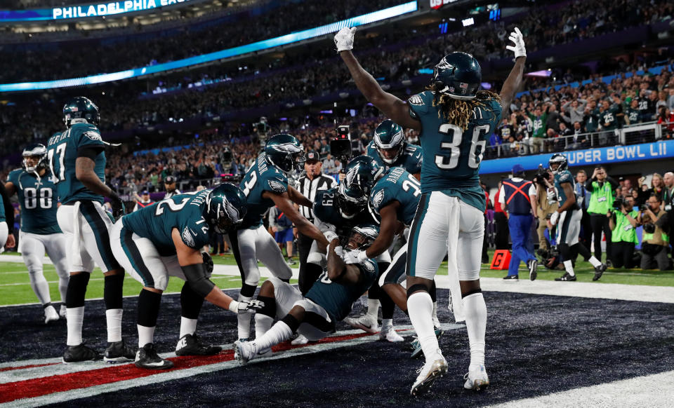 <p>Philadelphia Eagles’ Corey Clement celebrates scoring a touchdown with teammates REUTERS/Kevin Lamarque </p>