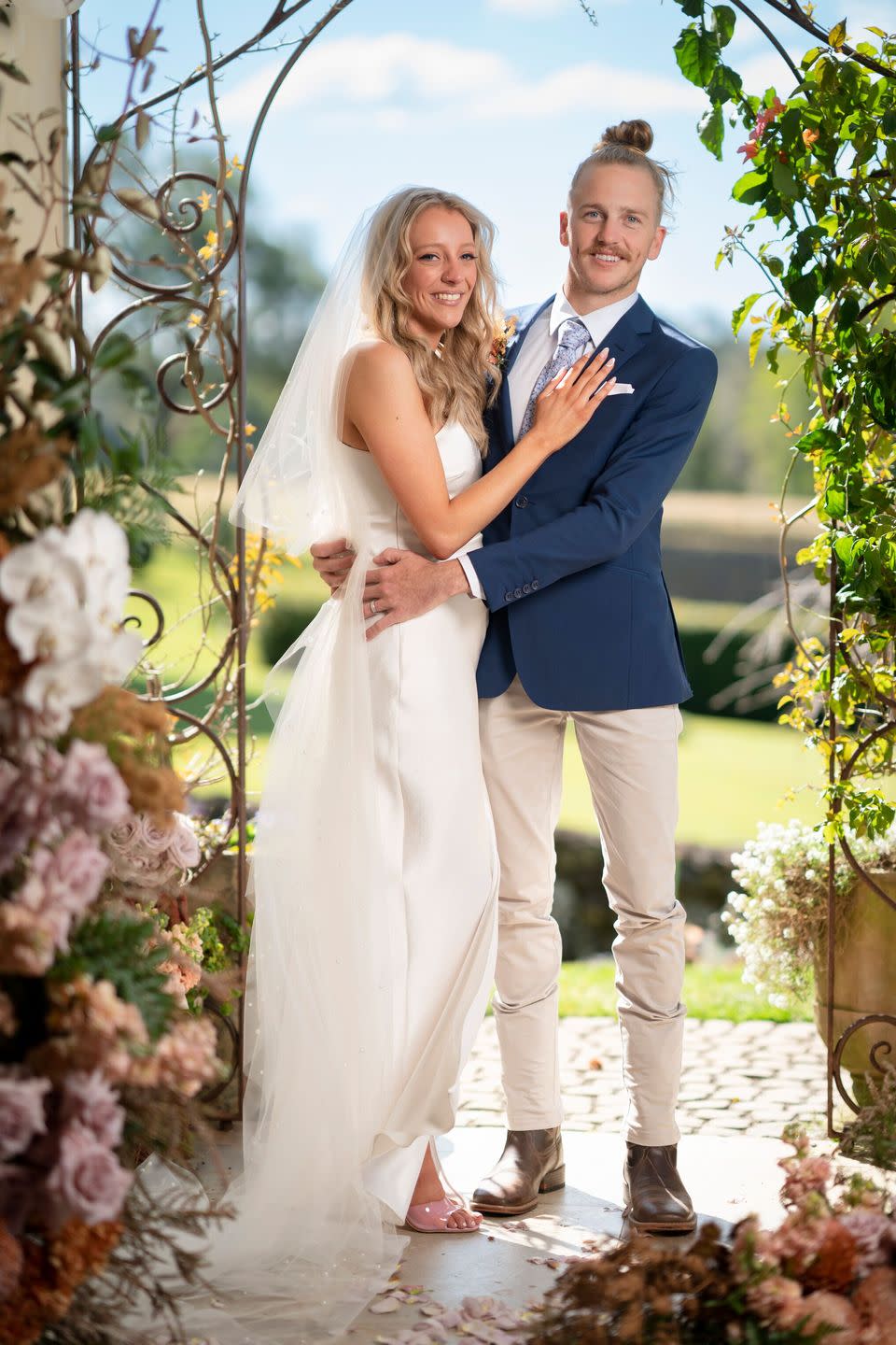 pictured lyndall and cameron, wedding portrait