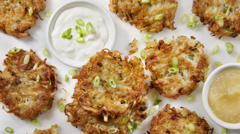 Latkes with sour cream and apple sauce