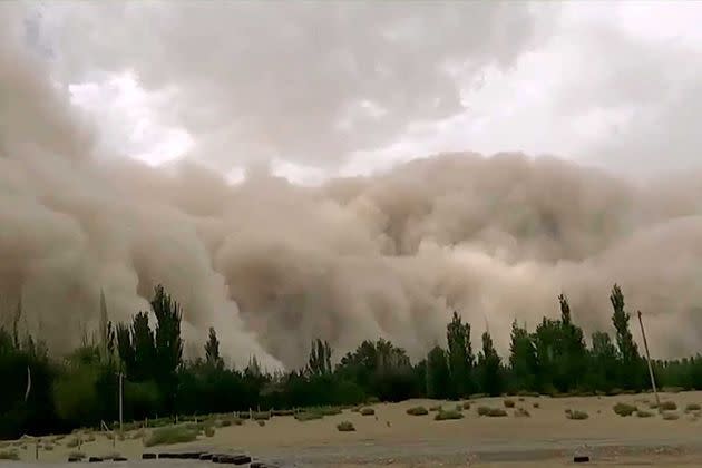 <p>Tempête de sable dimanche, à à Dunhuang.</p>