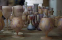 En unas cifras similares se sitúan los productos de cerámica. Se ha pasado del 46% en 1990 al 25% en 2017.<br><br>Foto: AP Photo/Khalil Hamra
