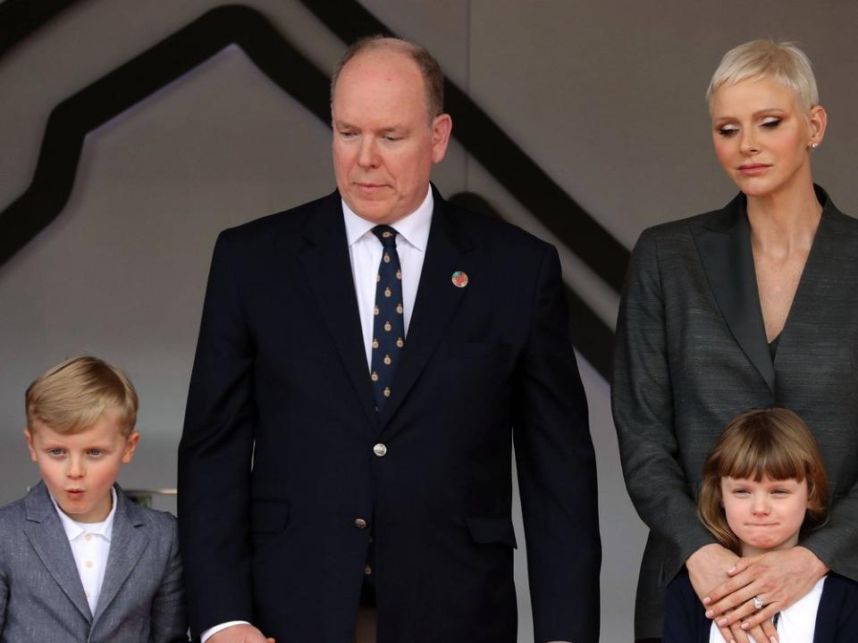 Fürst Albert II., Fürstin Charlène von Monaco und die beiden Kinder Jacques und Gabriella. (Bild: imago/Andreas Beil)