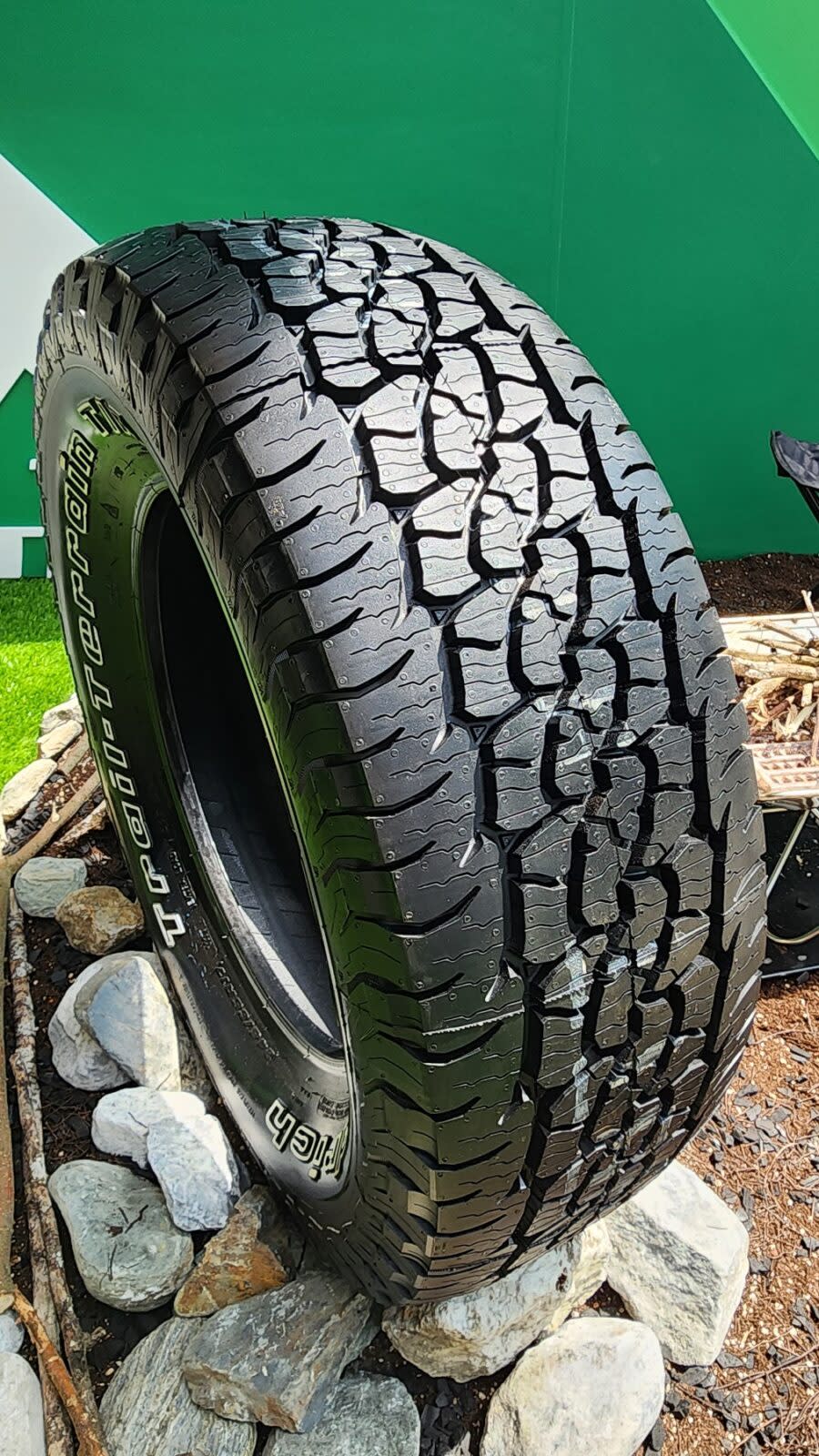 BFGoodrich百路馳輪胎推出全新開發的Trail-Terrain T/A輕越野胎款，兼具都會與野地走行能力，並擁有達660的出色耐磨係數。