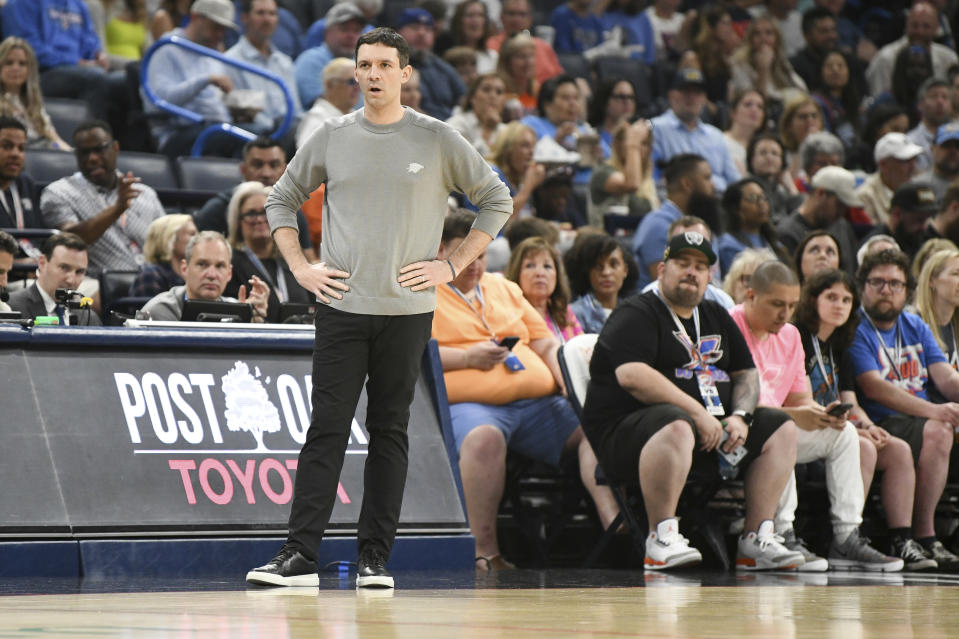 Oklahoma City Thunder head coach Mark Daigneault gives instructions to his team in the first half of an NBA basketball game against the Dallas Mavericks, Sunday, April 14, 2024, in Oklahoma City. (AP Photo/Kyle Phillips)