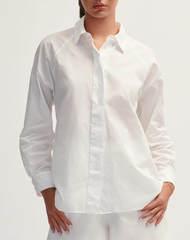 The 6 Best Button-Up Shirts for Big Boobs (with No Pulling or Gaping in  Sight)