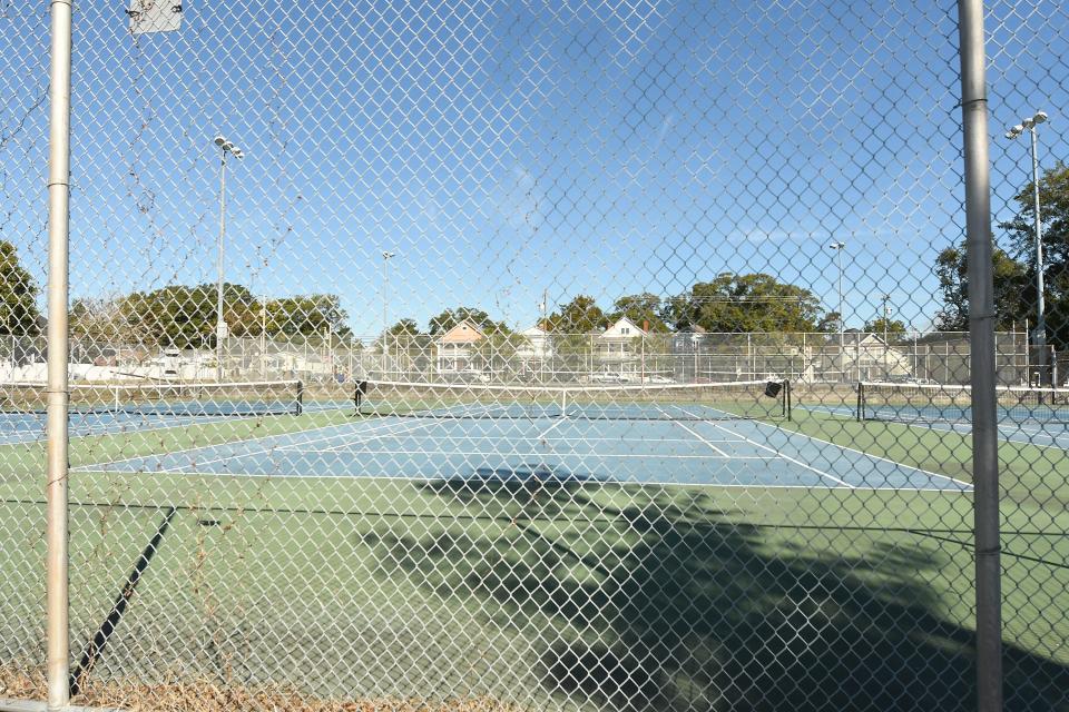 Tennis Courts at the Martin Luther King Community Center at 401 S. 8th St. In Wilmington, N.C. The city has approved funding to update a commercial gym, kitchen and lobby. KEN BLEVINS/STARNEWS