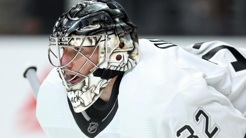 Kings goalie Jonathan Quick is a solid addition for Week 10. (Getty)