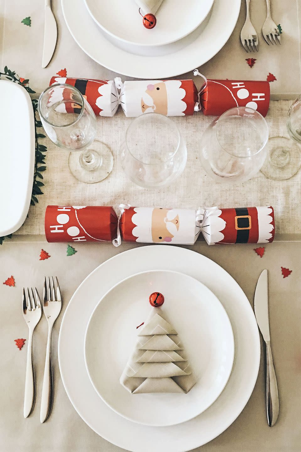 30) Make Festive Place Settings