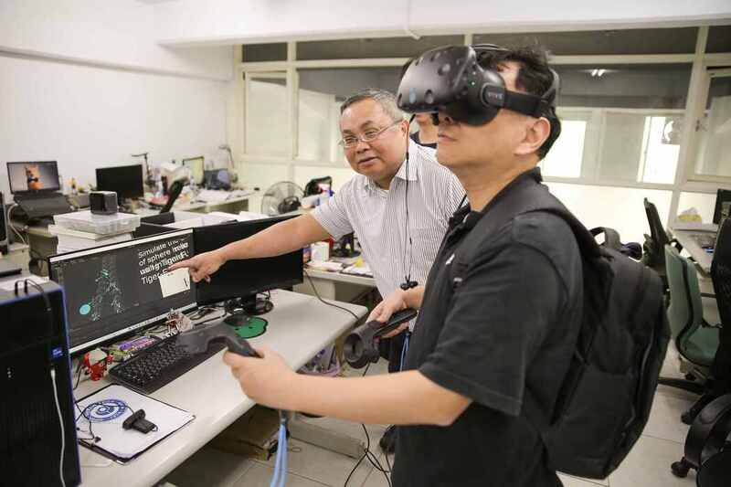 台科大技職賦能研究中心  以VR模型打造沉浸學習 台灣科技大學設立技職賦能研究中心，以3D的虛擬實 境（VR）模型模擬流體力學，打造情境學習環境， 讓學生透過沉浸式學習體驗，能更理解理論概念。 （台科大教務處提供） 中央社記者許秩維傳真  113年6月18日 