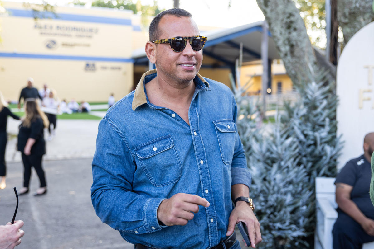 Alex Rodriguez Urges Fans To See A Dentist After New Diagnosis