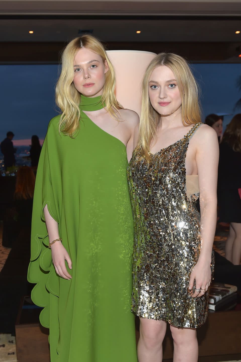 Elle and Dakota Fanning