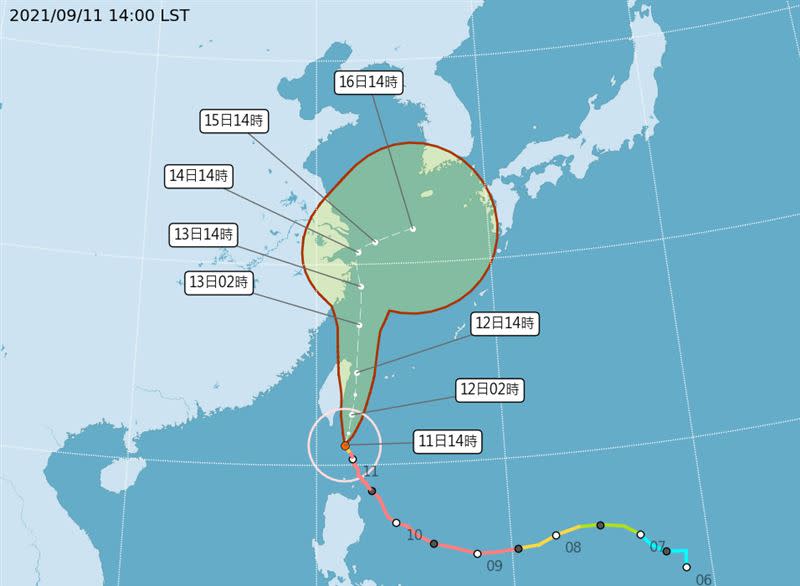 中颱璨樹逼近台灣。（圖／中央氣象局）