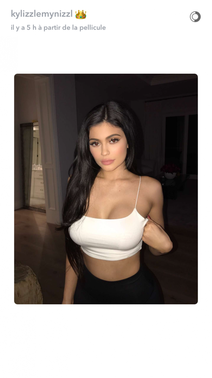 <p>La plus jeune du clan Kardashian a offert un petit shooting perso à ses followers. Malgré les températures hivernales à Calabasas, Kylie n’a pas hésité à enfiler sa plus belle brassière…</p>