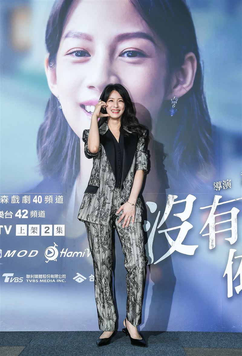 賴雅妍飾演過氣女星，還被庹宗華追求。（圖／時創影業提供）