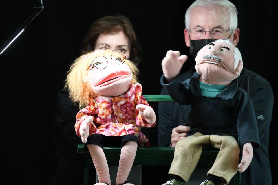 Muppets Eve and Simon