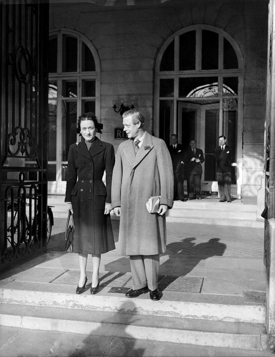 The Duke of Windsor leaves the Ritz with his wife in 1946