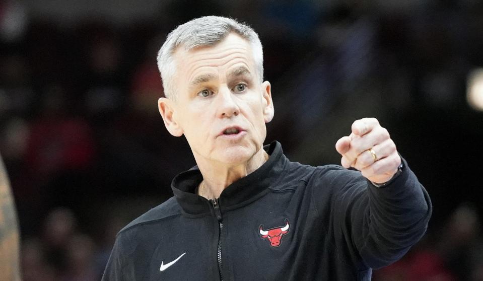 Apr 9, 2024; Chicago, Illinois, USA; Chicago Bulls head coach Billy Donovan gestures to hi team against the New York Knicks during the first quarter at United Center. Mandatory Credit: David Banks-USA TODAY Sports