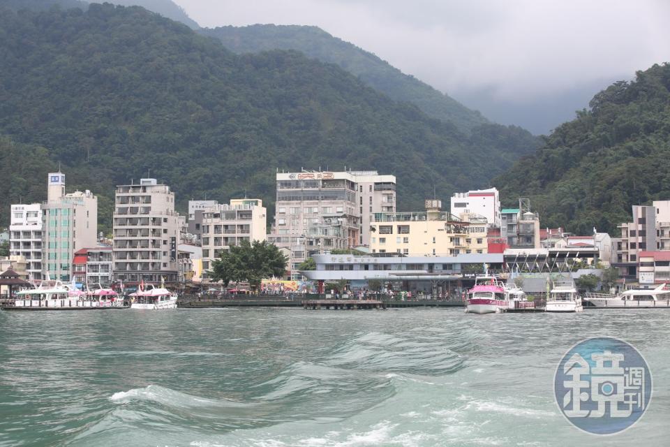 有不少網友點名九份、日月潭（圖）及女王頭這些景點，認為看完後，會有些空虛。（本刊資料照）