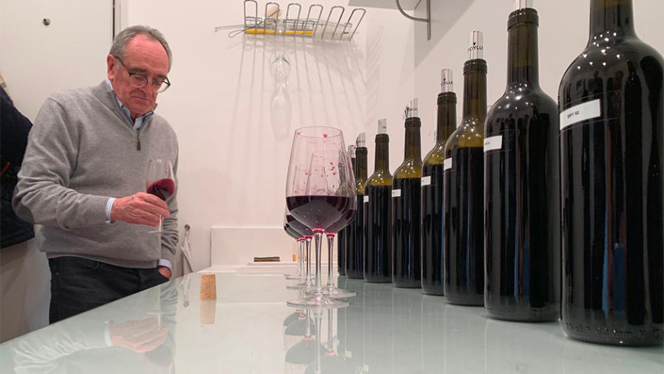  Jean Claude Berrouet and blend components at Vivaltus in Ribera del Duero