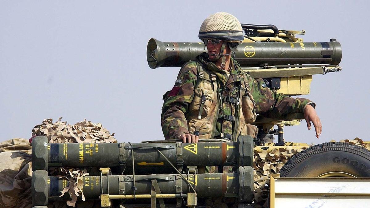 Великобритания отправляет на Украину бронированные ракетные установки в связи с началом наступления России