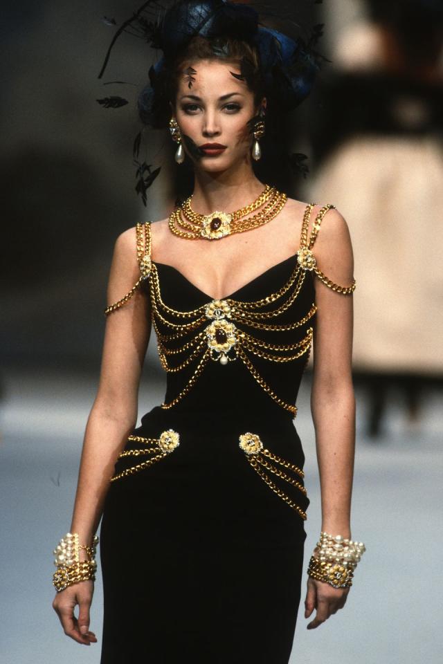 90s Chanel: The most iconic runway moments by Karl Lagerfeld – Ayerhs  Magazine