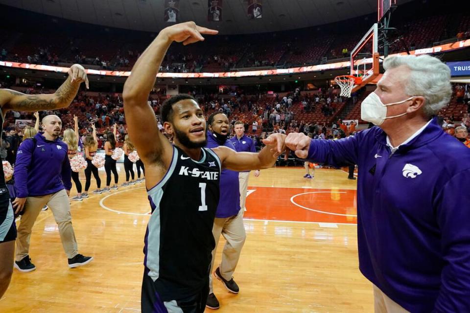 Kansas State coach Bruce Weber, right, celebrated with guard Markquis Nowell after the team’s win in an NCAA college basketball game against Texas, Tuesday, Jan. 18, 2022, in Austin, Texas. (AP Photo/Eric Gay)