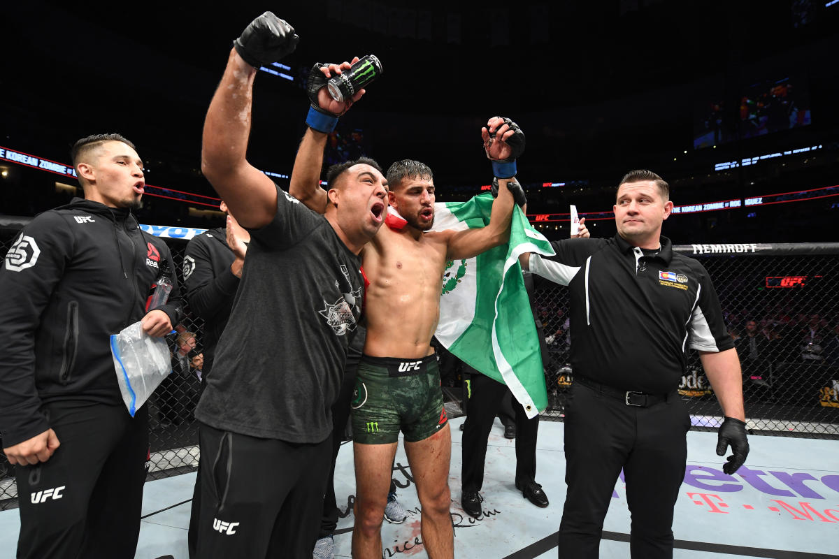 Yair Rodriguez drops 'The Korean Zombie' with no-look elbow for insane  buzzer-beating knockout - Yahoo Sports