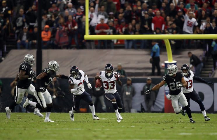 Oakland Raiders ante los Houston Texans, en el Estadio Azteca / Foto: Getty Images