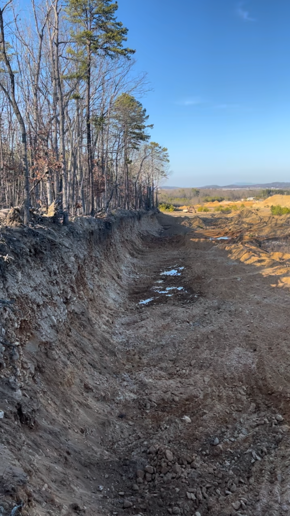 An example of a "wall" separating the quarried and unquarried land.