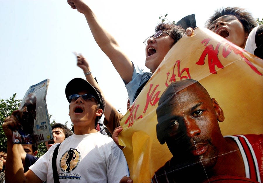 michael jordan poster in china