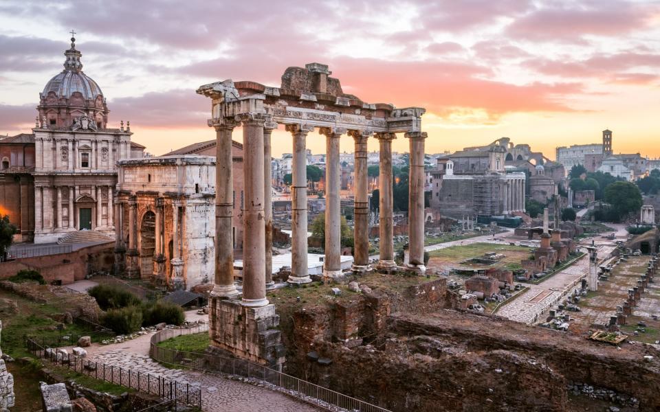 Sunrise, Roman Forum, Rome - joe daniel price/Moment RF