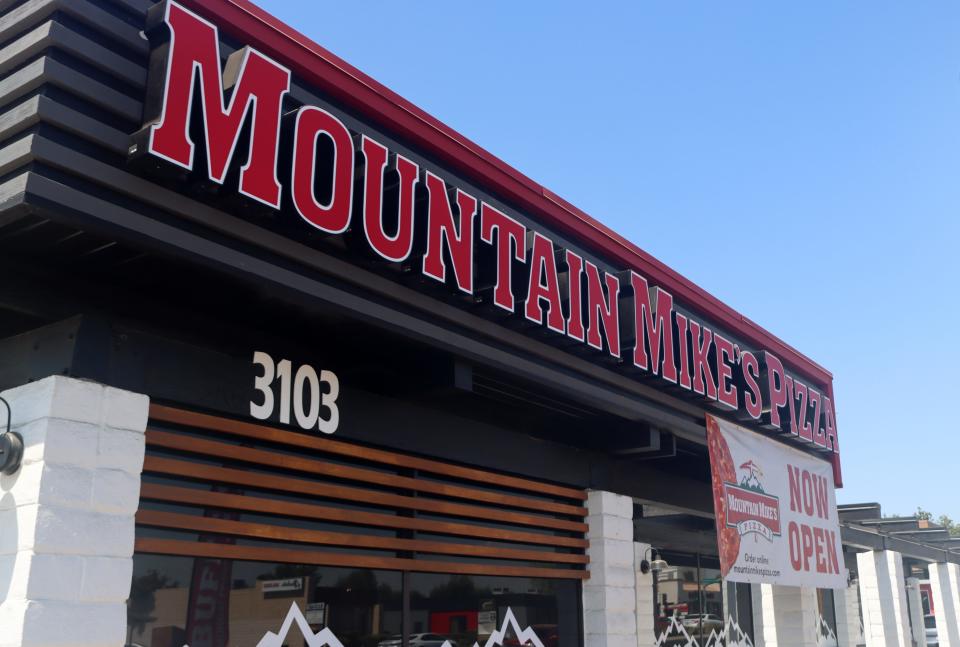 South Mooney Boulevard is the new home to Visalia’s third Mountain Mike’s Pizza. The eatery offers customers “mountain-sized” hand-made pizzas using fresh ingredients, including its iconic pepperoni.
