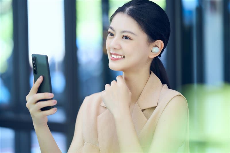 Sony WH-1000XM5無線藍牙降噪耳機與WF-1000XM5真無線藍牙降噪耳機，活動期間分別以超值優惠價NT$9,900、NT$7,990提供追求高品質好聲音和有型設計的樂迷輕鬆入手。（圖／品牌業者提供）