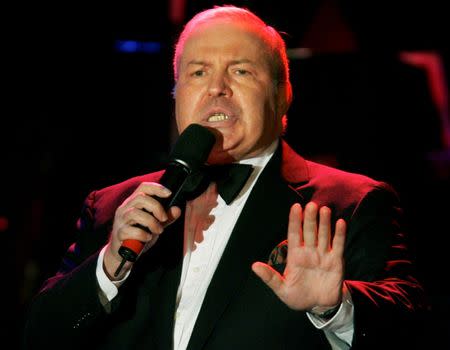 Singer Frank Sinatra Jr. performs at the 15th annual Society of Singers ELLA Awards in Beverly Hills, California in this September 12, 2006, file photo. REUTERS/Fred Prouser/Files