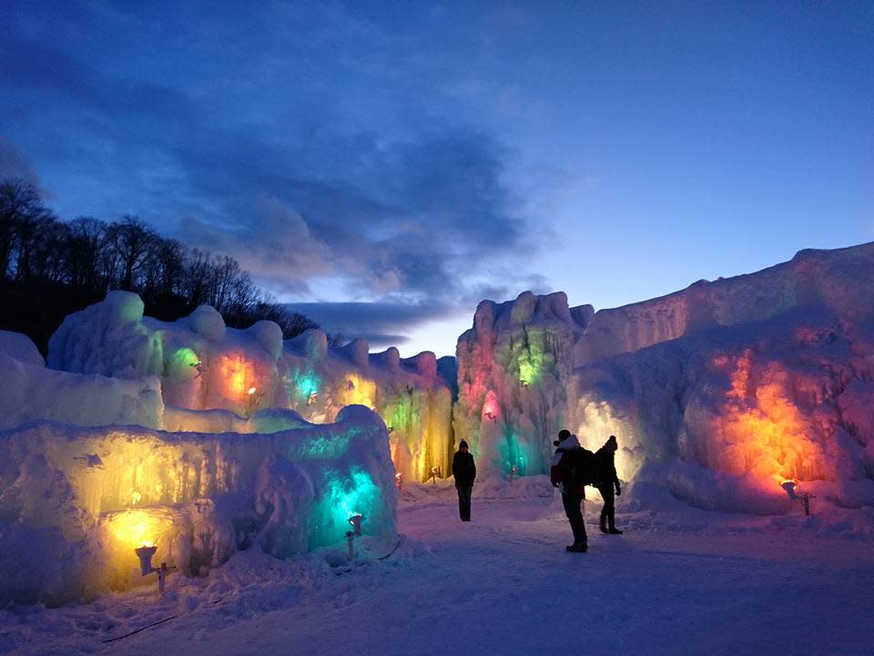 日本旅遊｜2023年日本雪祭Top7！札幌雪祭玩冰壺/層雲峽攀冰/弘前城雪燈籠祭迷你雪屋（附前往方法）